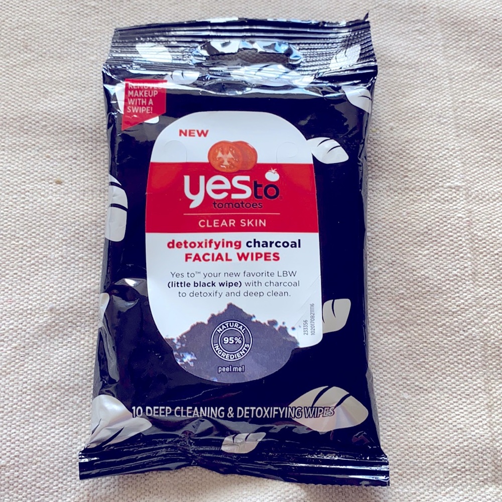 Yes to tomatoes detox charcoal facial wipes NEW!